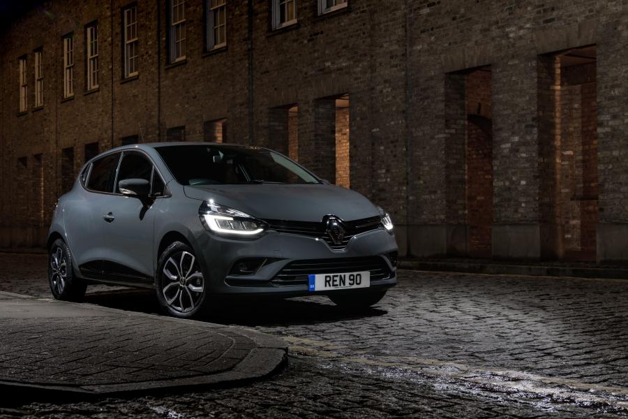  Renault Clio Urban 2018 года  (UK) (фото 1 из 8)